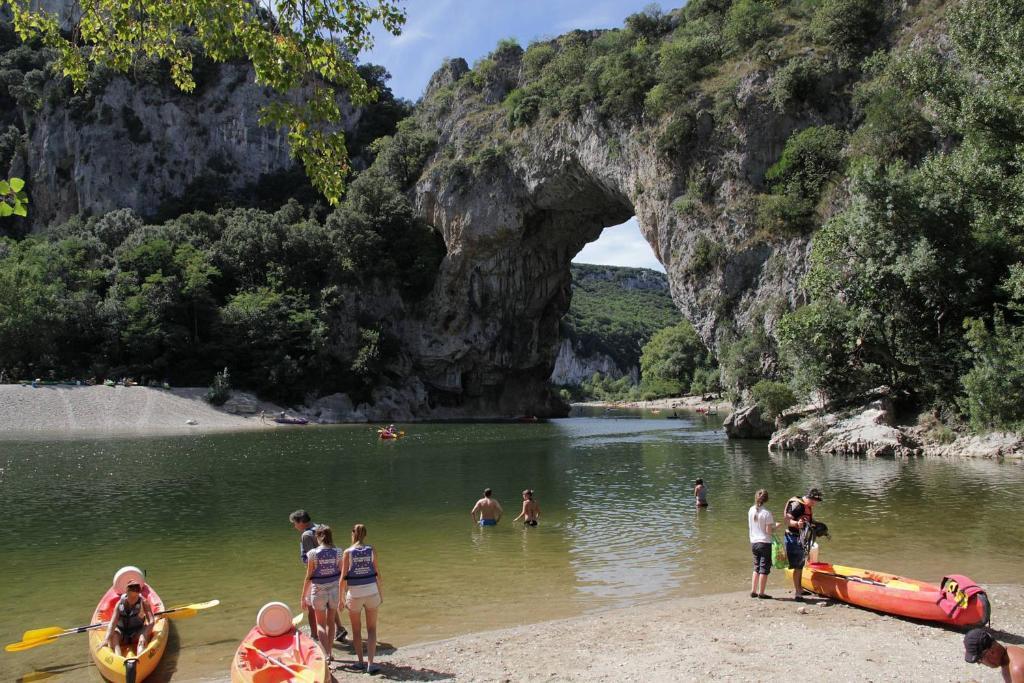 Le Mas Du Ruisseau Bellegarde  Buitenkant foto